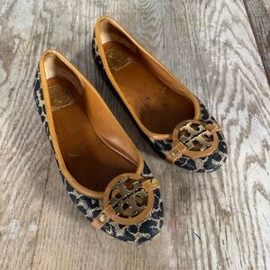 TORY BURCH AADEN Ballet Leopard Raffia Gold Logo Hardware Size 9 M